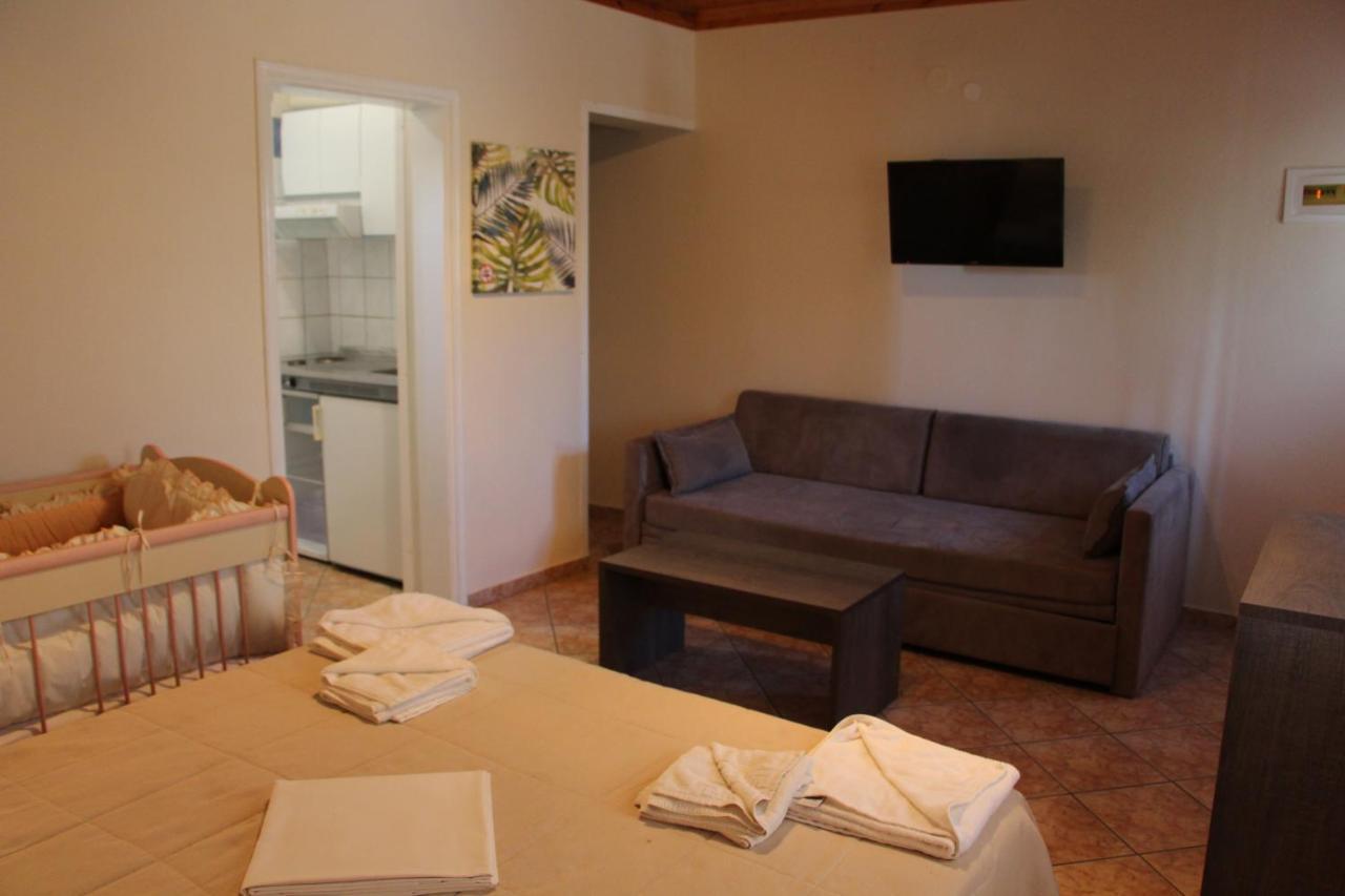 Villa Iatrou Potos Bagian luar foto
